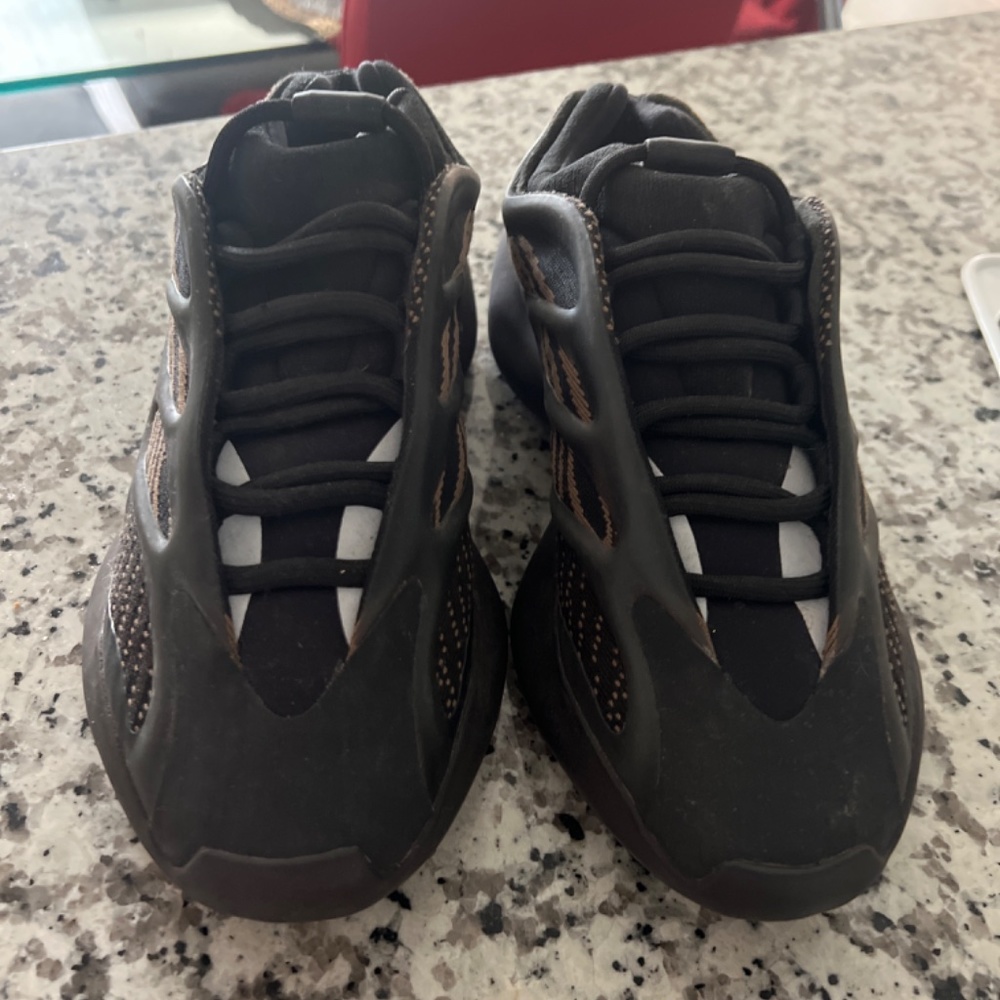 Yezzy - Picture 4 of 4